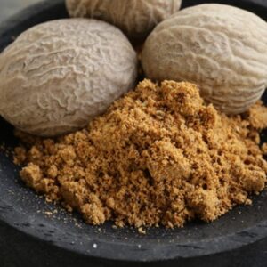 whole and ground nutmeg