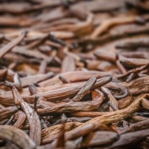 vanilla fragrance oil, vanilla pods, vanilla cream